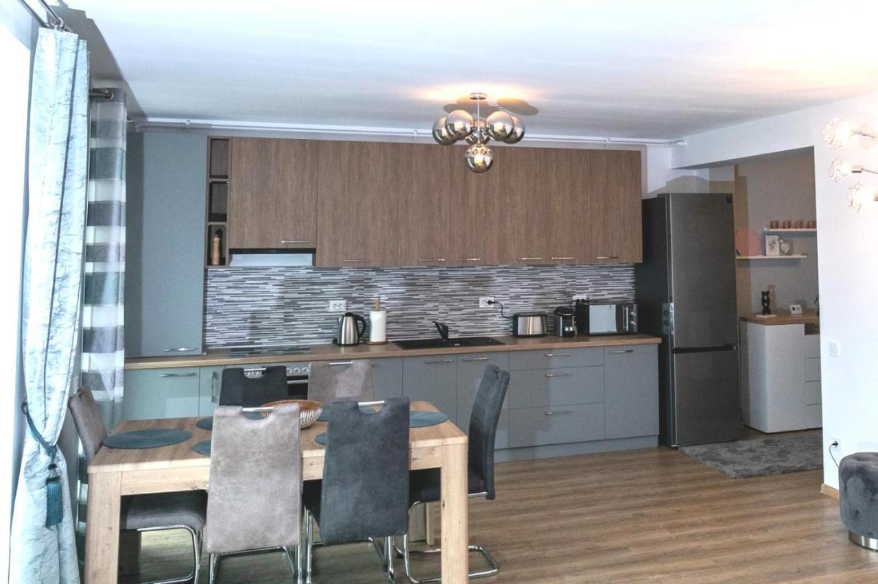 Apartament Luxury Miruna Lägenhet Rîşnov Exteriör bild